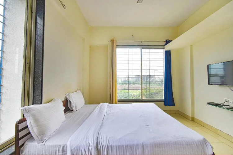 FabHotel Golden Leaf