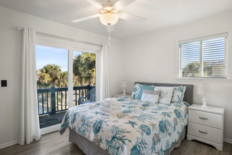 474 Tarpon Blvd