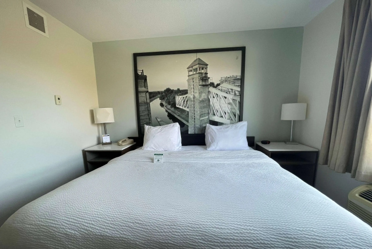 Super 8 by Wyndham Peterborough