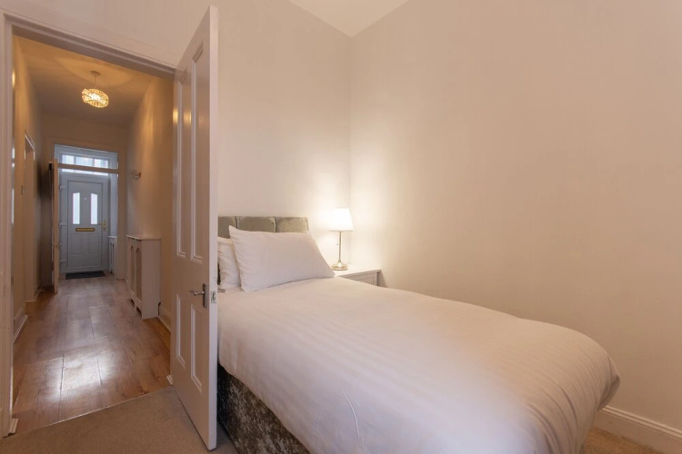 Glebe Street Apartment