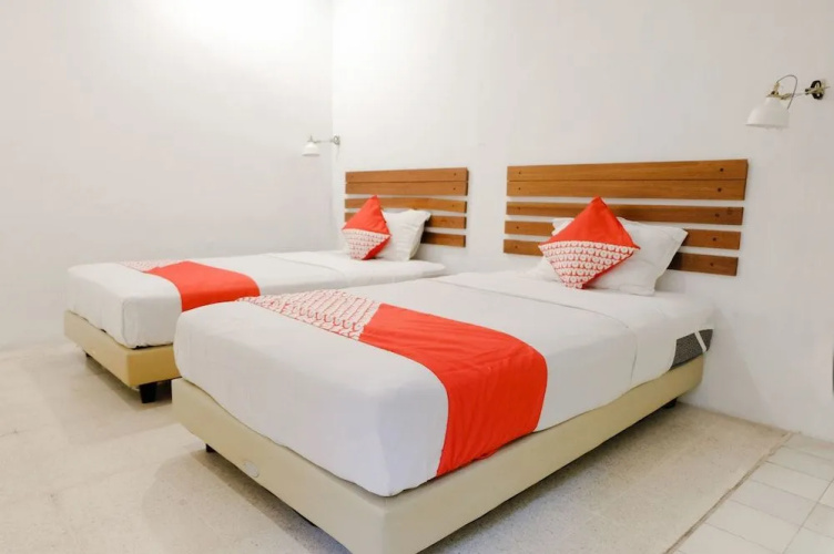OYO 626 Augustina Home