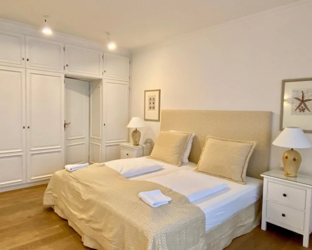1 Bedroom Apartment beachfront