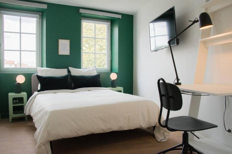 3 Bedrooms Apartment
