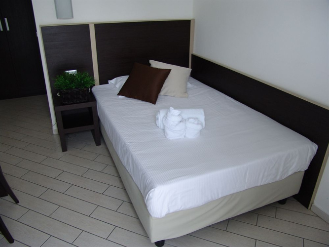 Hotel Paradise Airport