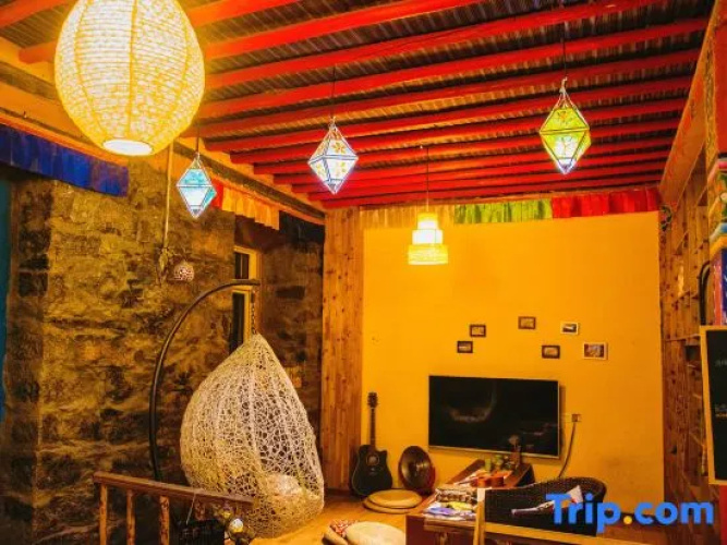 Yading Totem Boutique Inn
