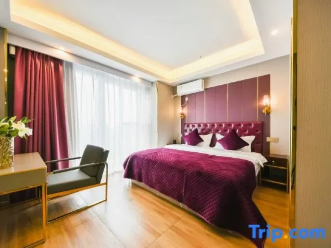 Standard Double room with city view