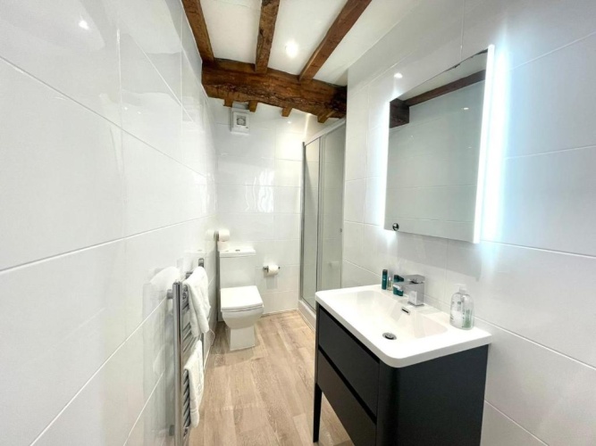 3 Bedrooms Cottage