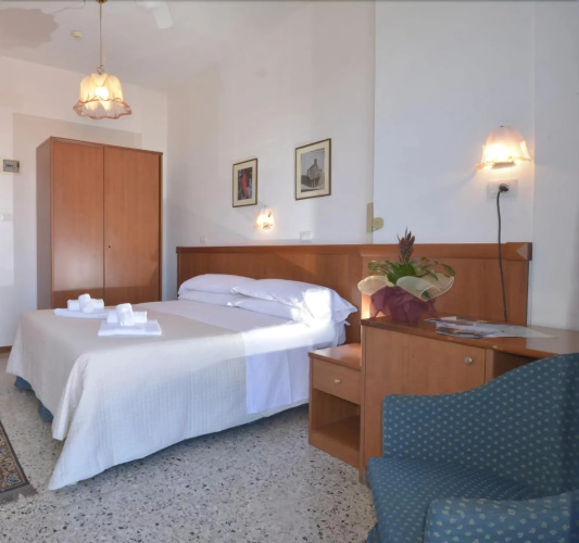 Hotel Diplomat Marine