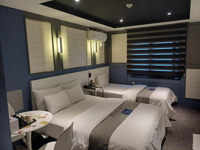 Louis Hotel