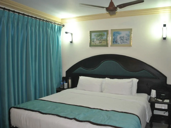 Standard room with city view