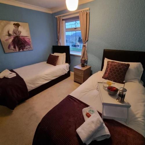 3 Bedrooms Apartment