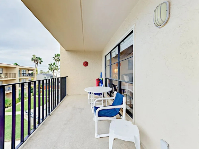 2BR w/ Pools & Gulf Views