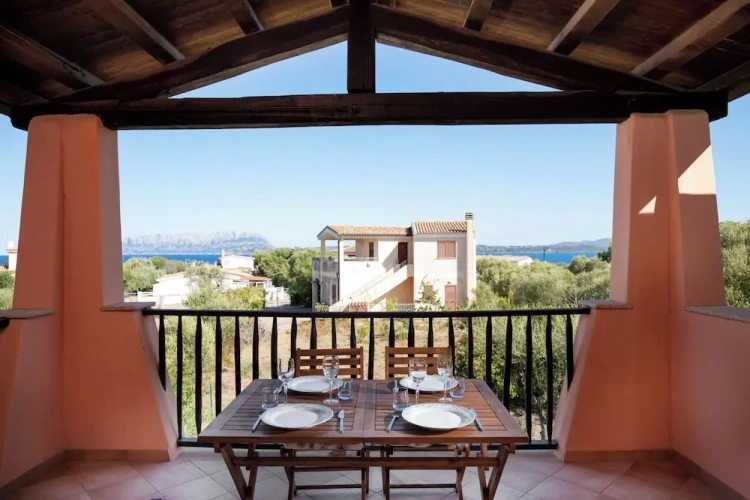 Apartment with sea view