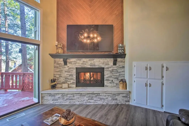 Lake Arrowhead Family Home w/ Deck!