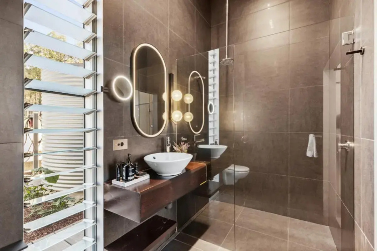 The Longhouse - Suite 3