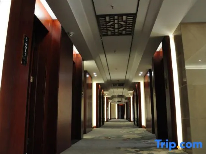 Huang He  Hotel