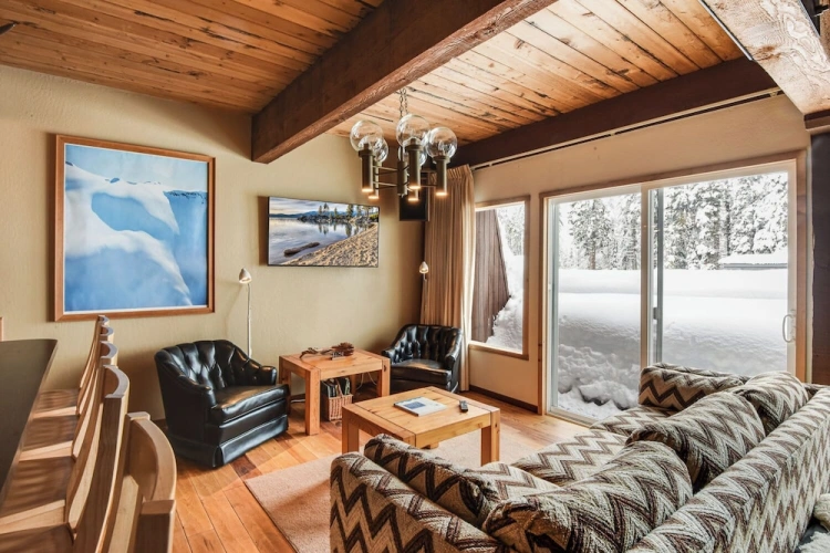 Comfort room with balcony and with mountain view