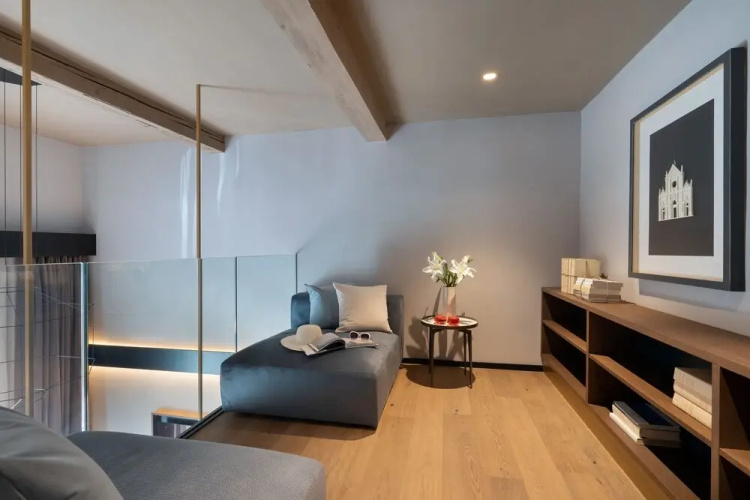 Arts & Crafts Apartments