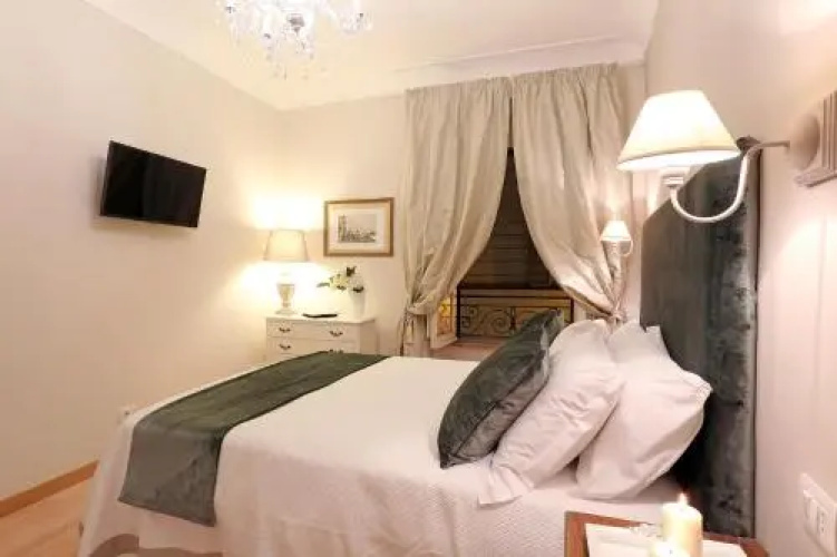 Via della Vite 2nd Floor Apartment