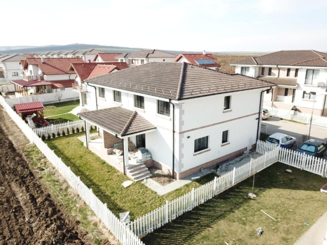2 Bedrooms Villa