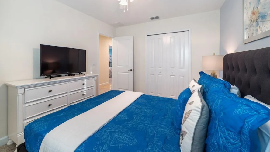 # 4725 Kings Castle Circle