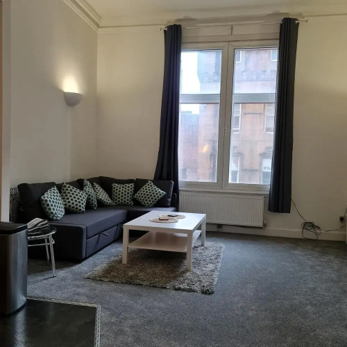 Sleek 2BD Flat Centrally Located in Glasgow