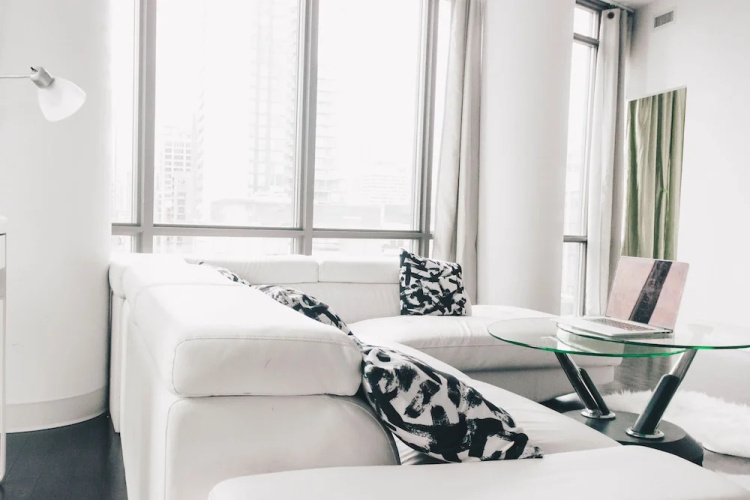 CN Tower View : Business & Travel Suites