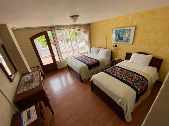 Standard Triple room