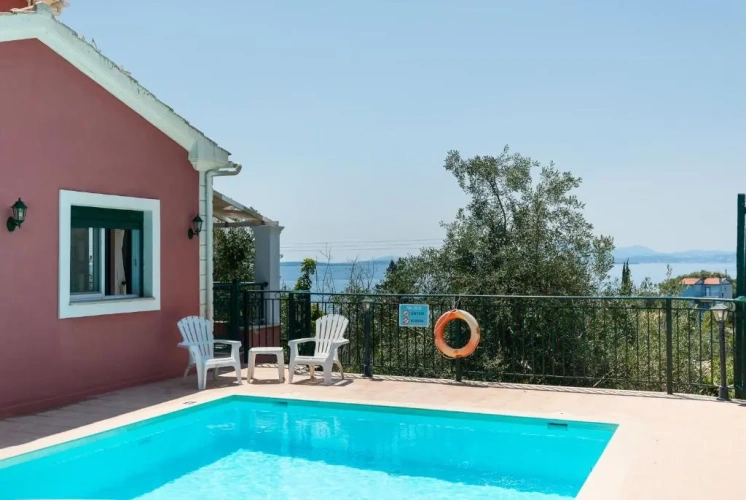 2 Bedrooms Villa