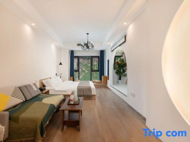 Standard Double room with city view