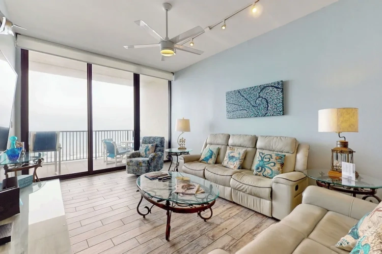 2 Bedrooms Apartment with balcony