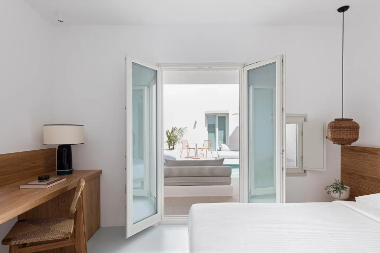 Junior Suite shared pool