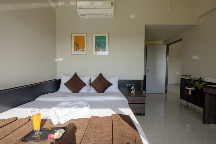 Deluxe Double room with pool view