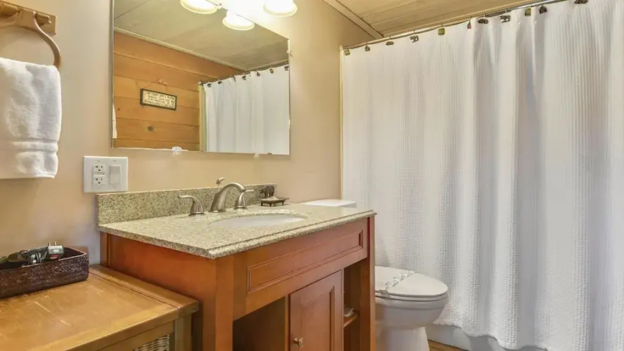 Cluster Cabin 26