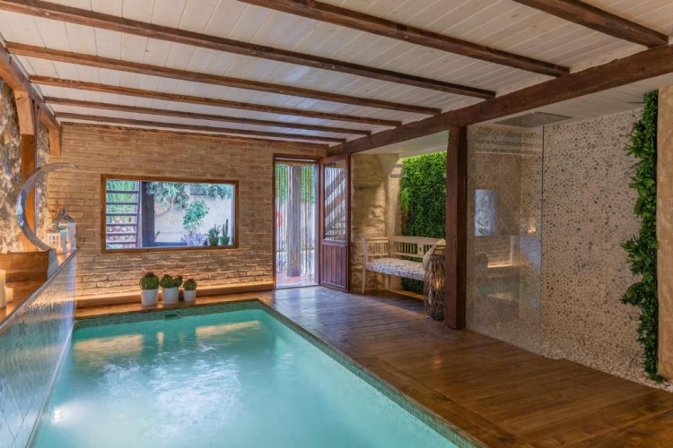 3 Bedrooms Cottage