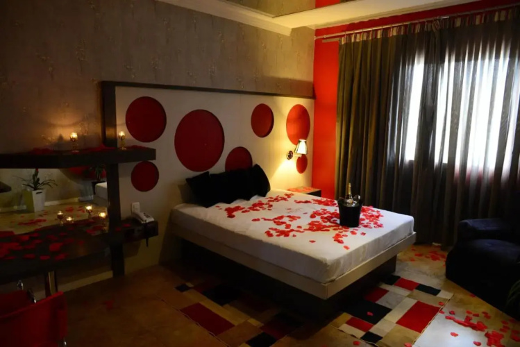 Helus Motel