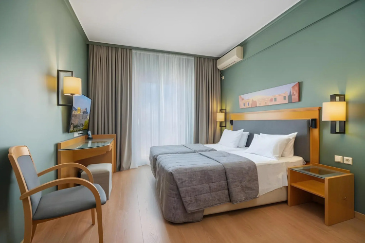 Plaka Hotel