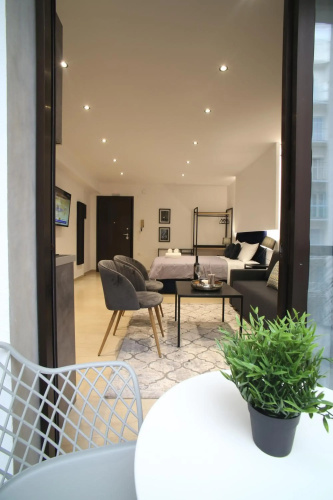ZH Luxury Suites