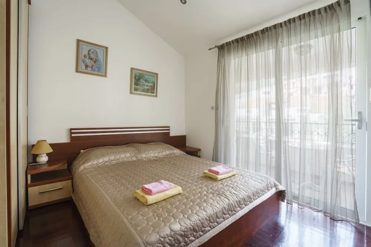 1 Bedroom Apartment with balcony
