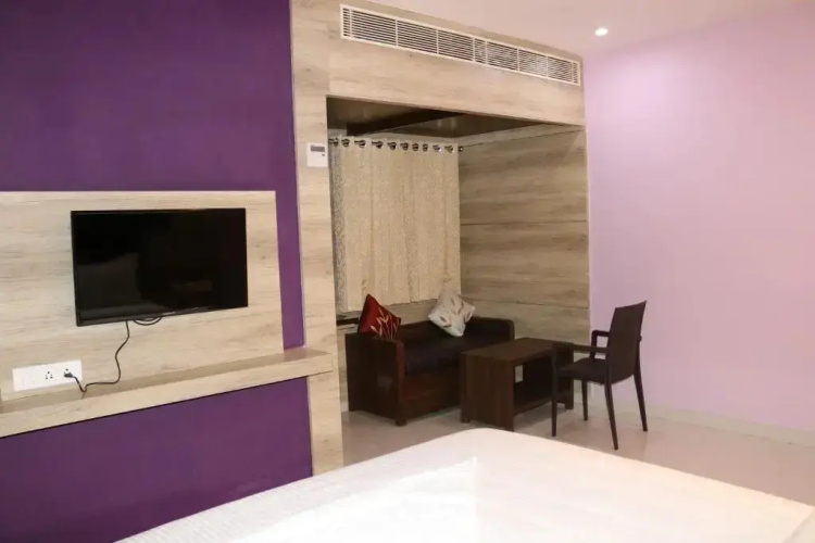 Jeyam Residency