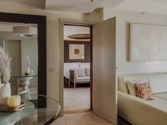 2 Bedrooms Master Suite
