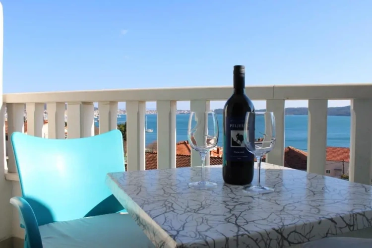 Standard Triple room with balcony