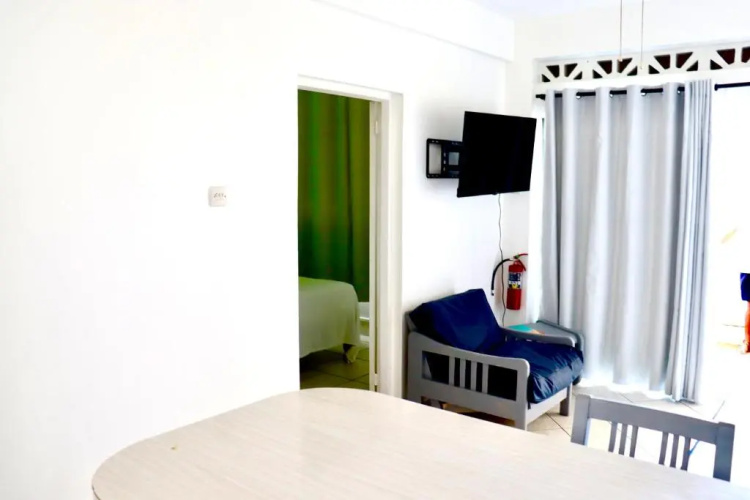 Melrose Beach Apartments