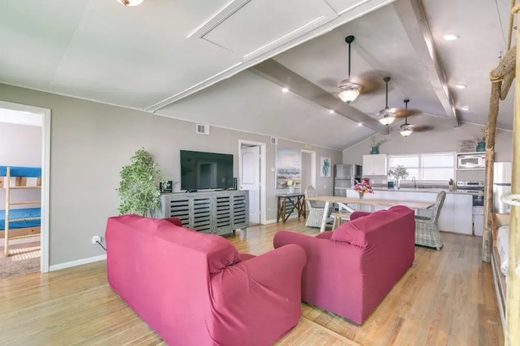 Great for Groups: Oceanfront Surfside Beach Home!