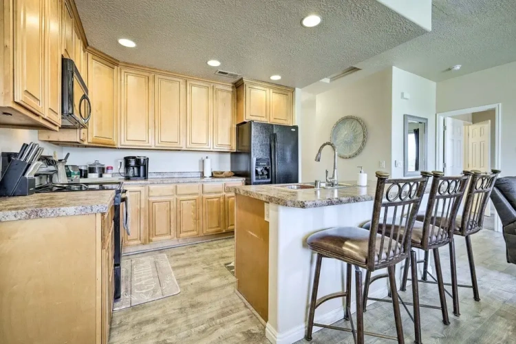 2 Bedrooms Apartment