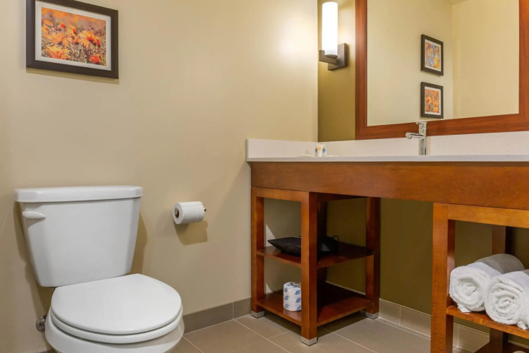 Comfort Inn & Suites