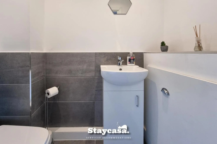 Lovely Modernist 4 Bed House