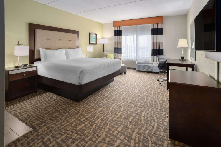Wyndham Garden Buffalo Downtown photo 7