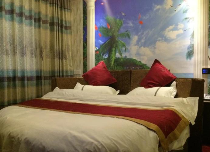Luzhou Ba Li Nuo Theme Hotel