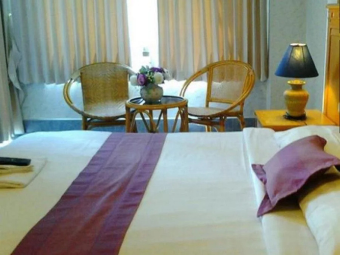 Leng Hotel